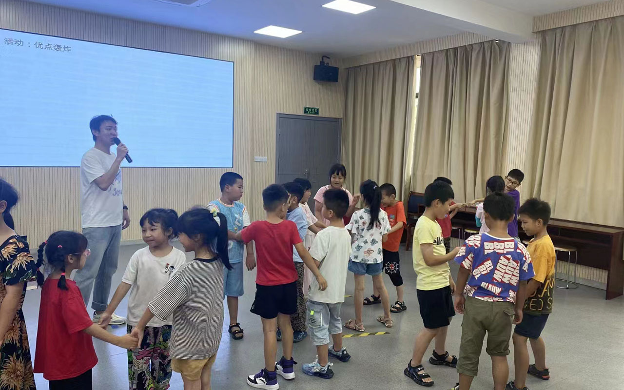 中山龙观乡中心学校